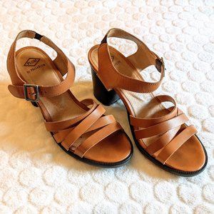 Chunky, Strappy Leather Sandals - Size 39M/8.5